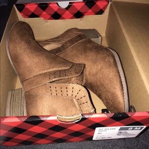 brown arizona booties, size 8.